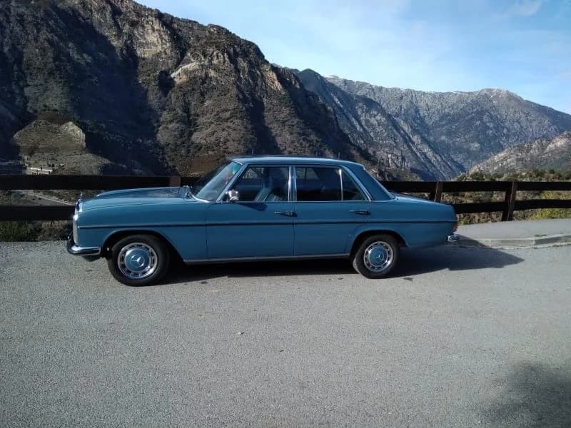 Mercedes-Benz 220 D W115 miniatura 3