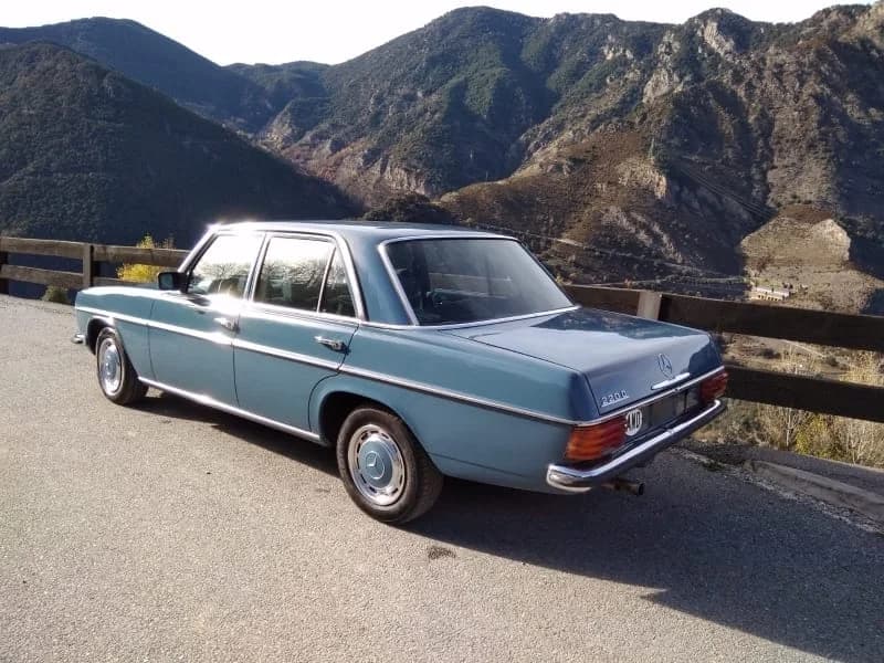 Mercedes-Benz 220 D W115 miniatura 4