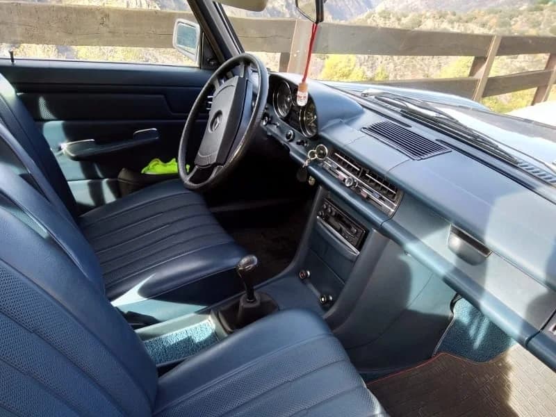 Mercedes-Benz 220 D W115 miniatura 7