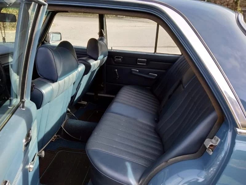 Mercedes-Benz 220 D W115 miniatura 9
