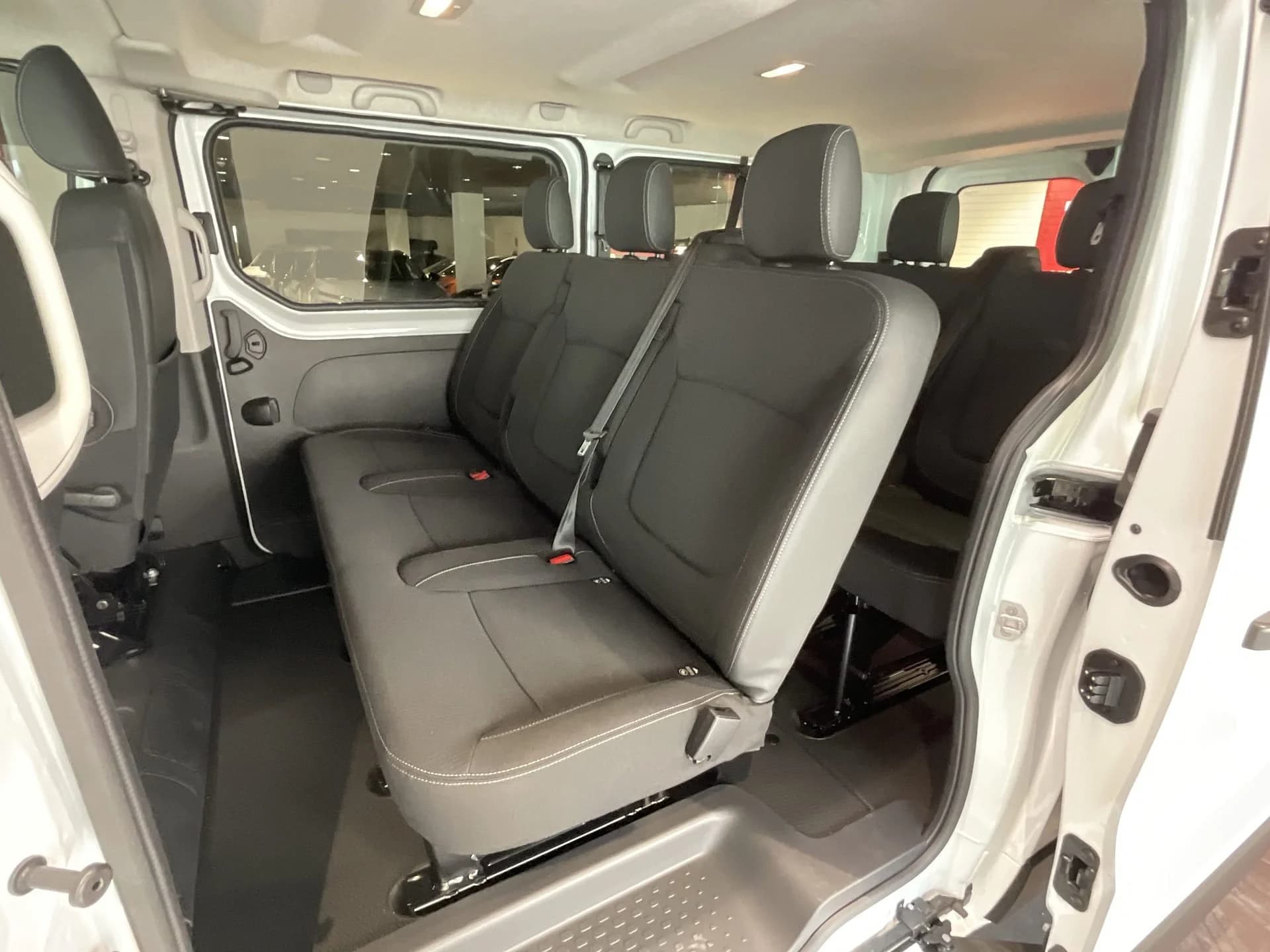 Nissan Primastar  2.0 dCi miniatura 6