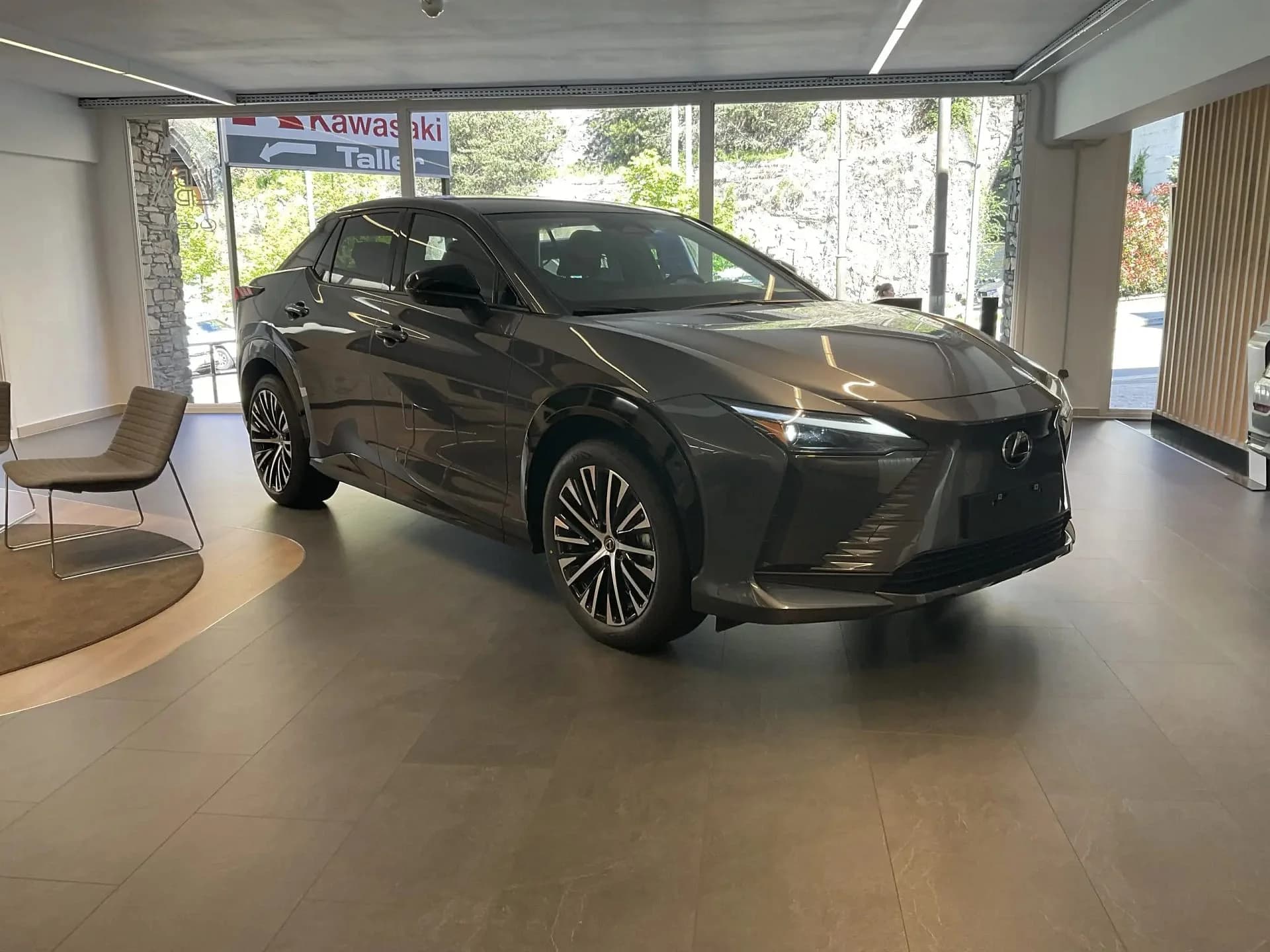 Lexus RZ 450e Executive miniatura 2