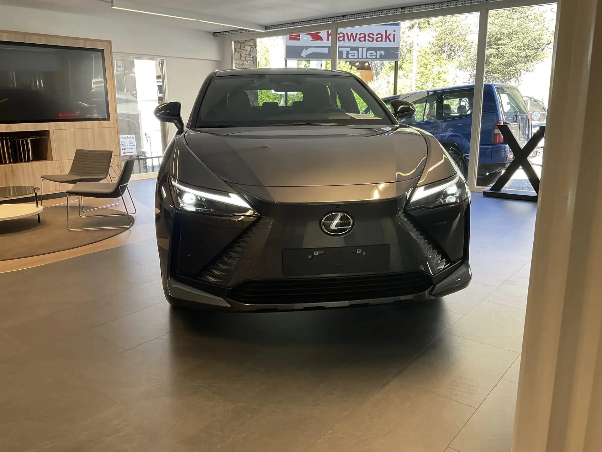 Lexus RZ 450e Executive miniatura 3