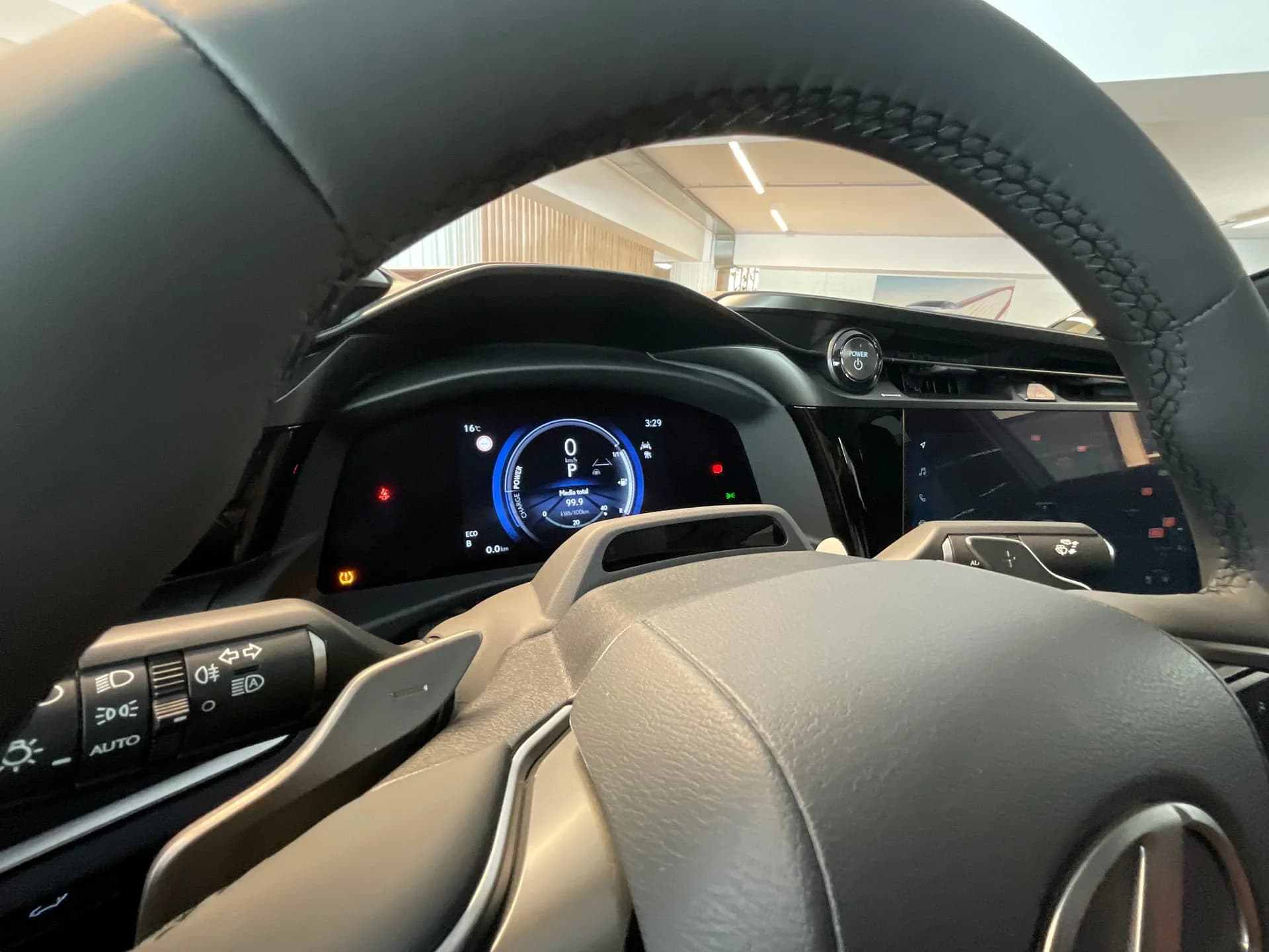 Lexus RZ 450e Executive miniatura 13