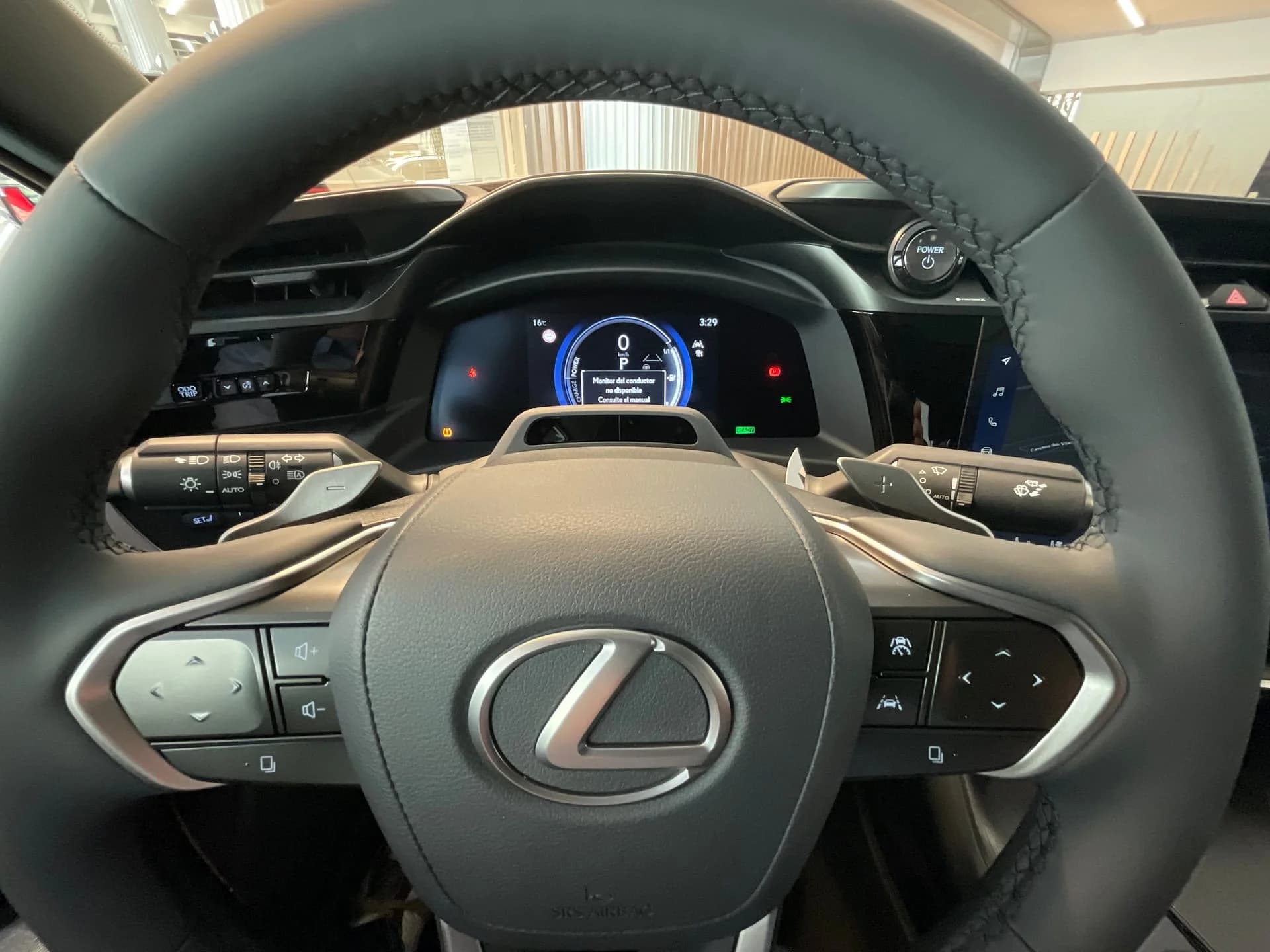 Lexus RZ 450e Executive miniatura 14