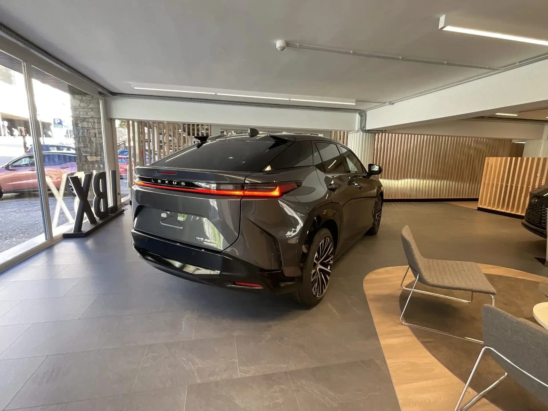 Lexus RZ 450e Executive miniatura 5