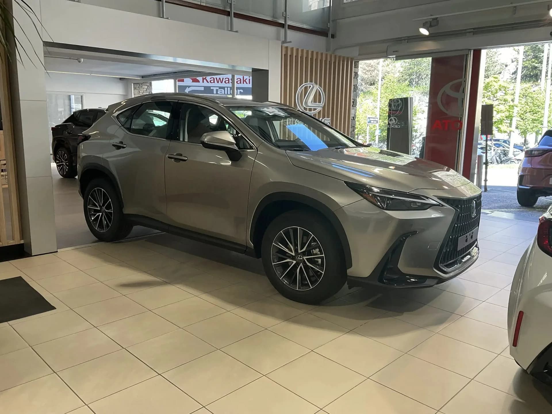 Lexus NX 350h Business miniatura 2