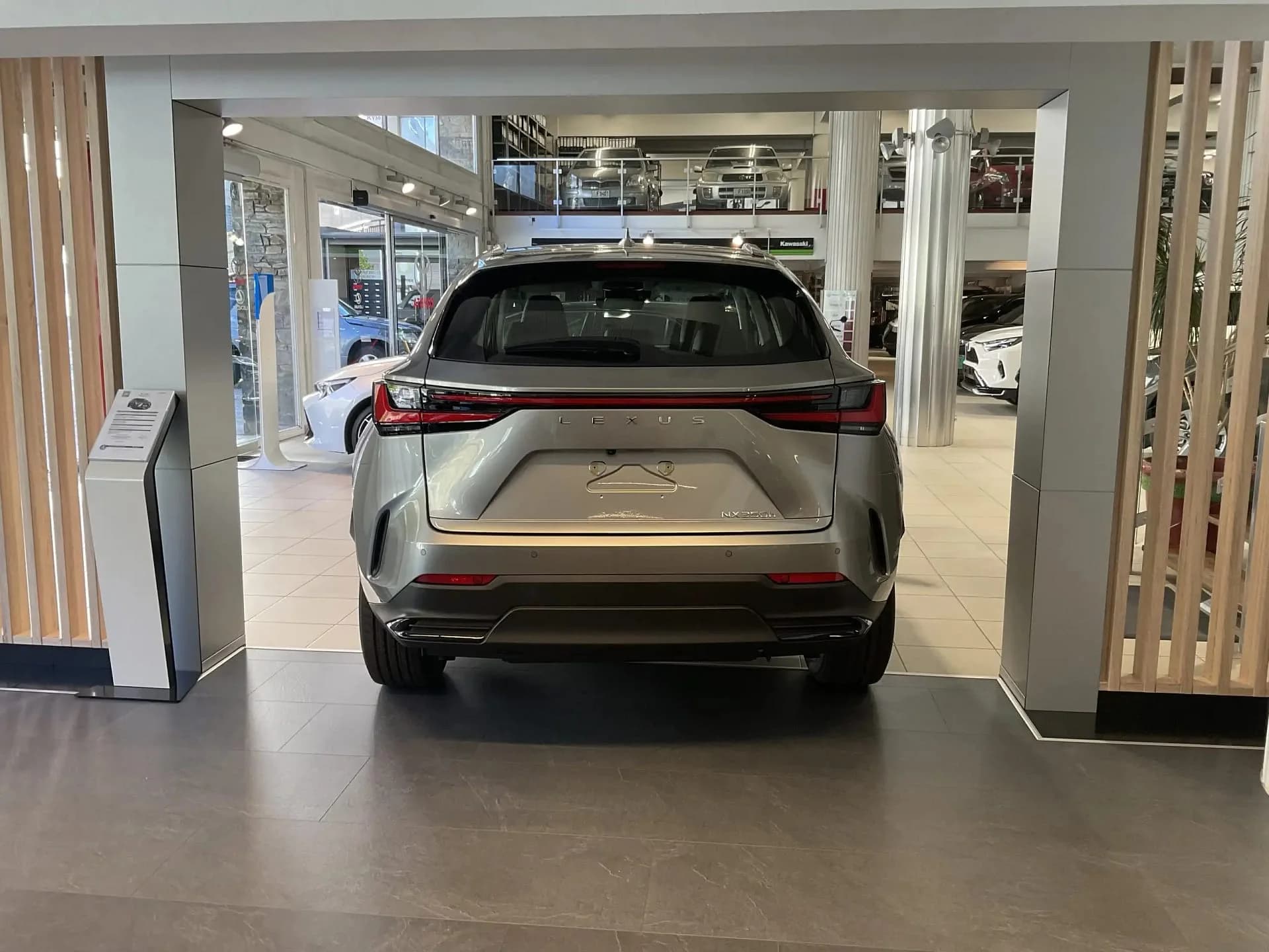 Lexus NX 350h Business miniatura 3