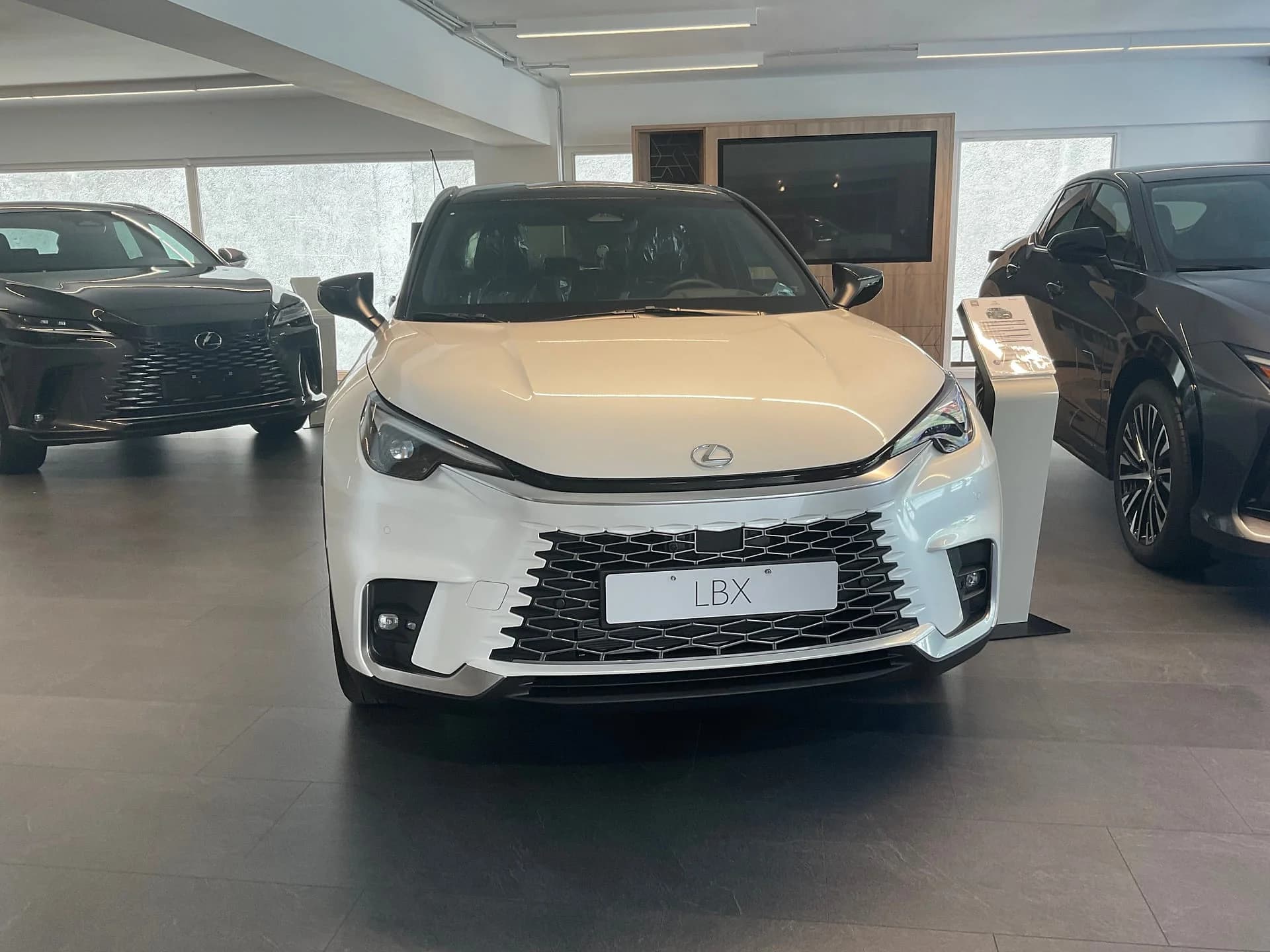 Lexus LBX 1.5 Cool miniatura 3
