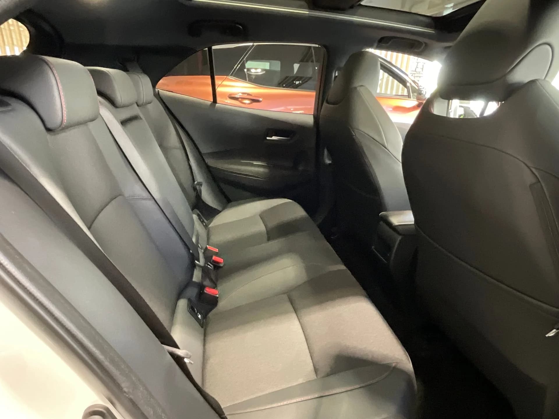 Toyota Corolla  Hybrid miniatura 14