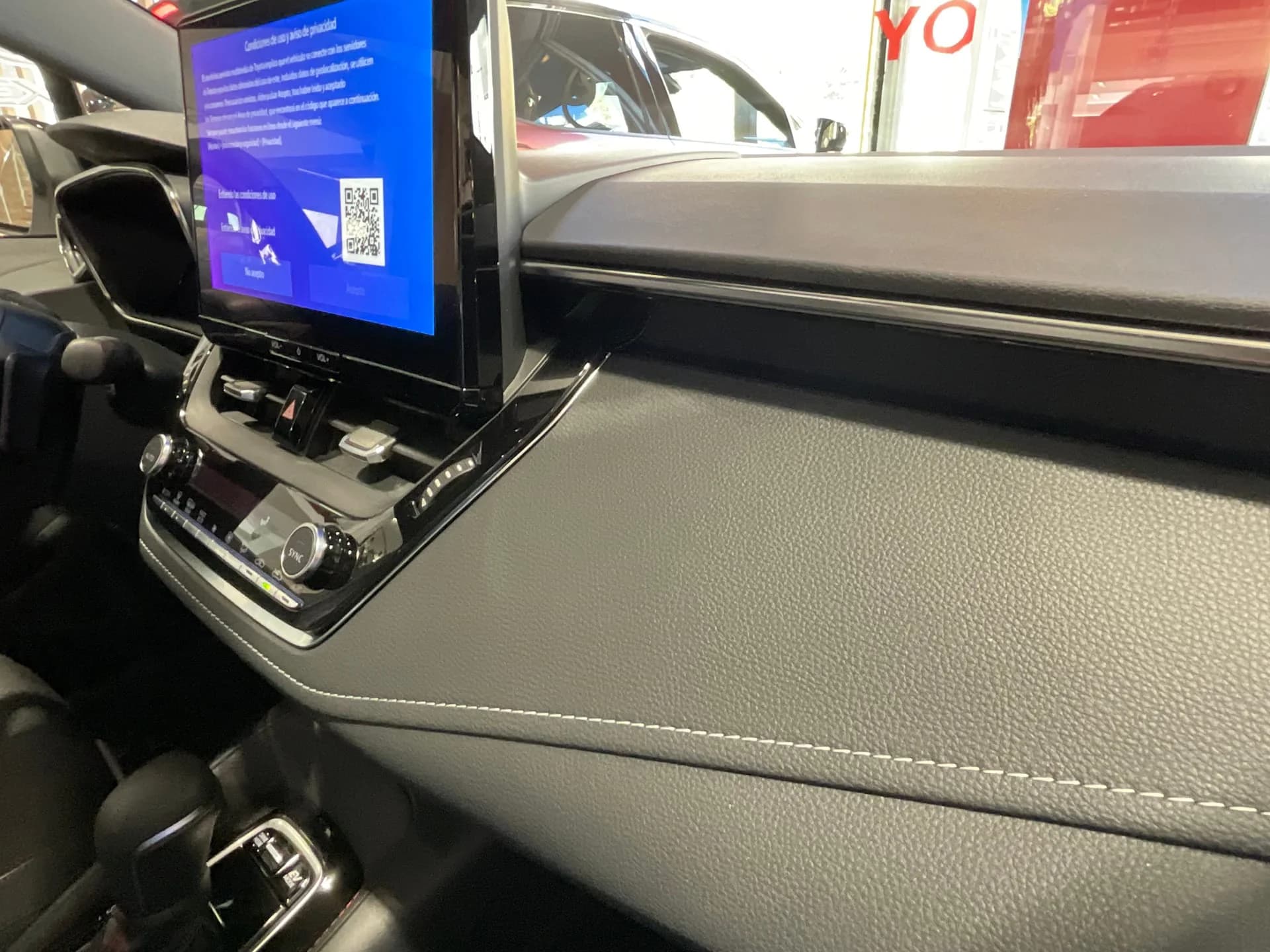 Toyota Corolla  Hybrid miniatura 10